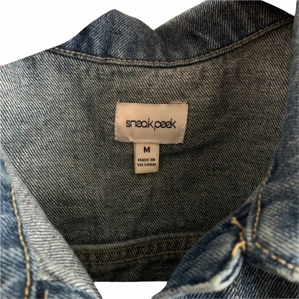 Sneak peak jean jacket. Size medium Embroidered - Picture 7 of 11